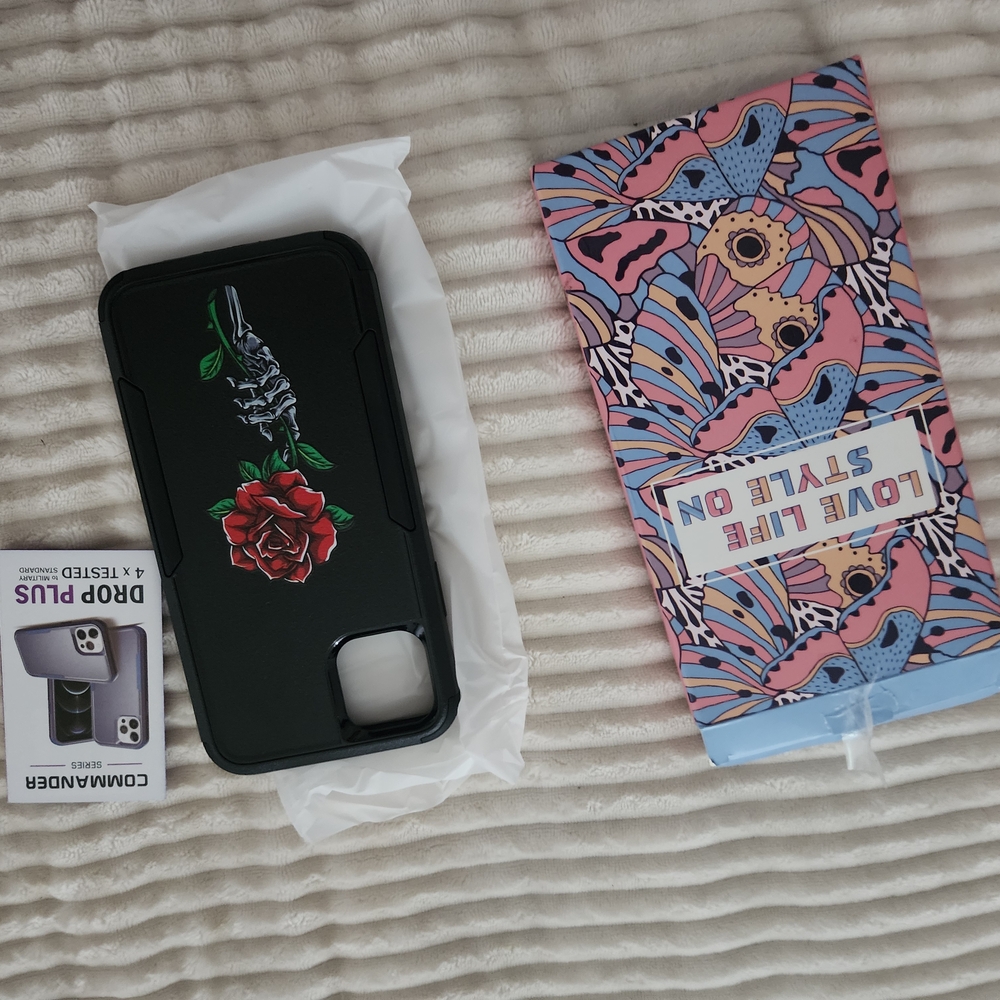 Commando Black Case with Red Rose Design